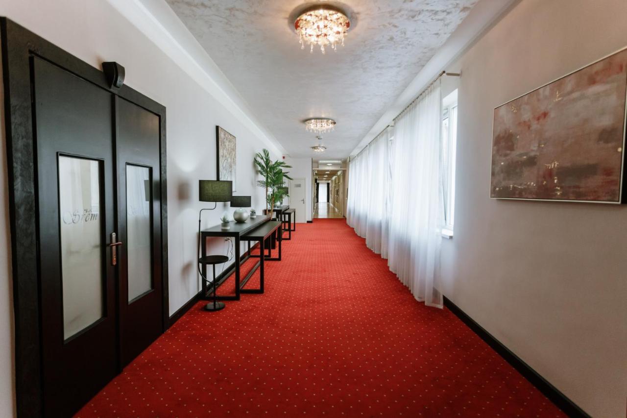 Hotel Srem *