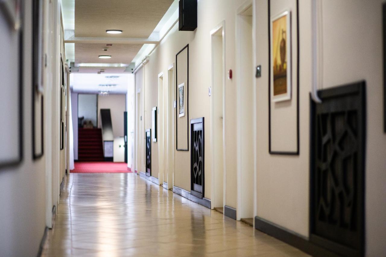 Srem Hotel
